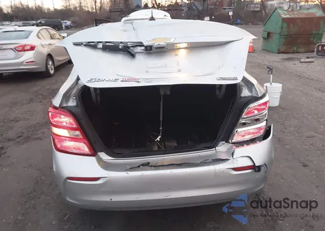 2018 Chevrolet Sonic Premier Auto z USA, uszkodzony, nr VIN 1G1JF5SB3J4138116